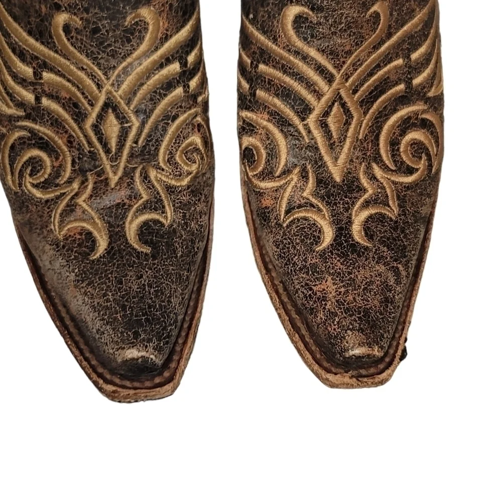 Circle G Vintage Distressed Cowboy Boots